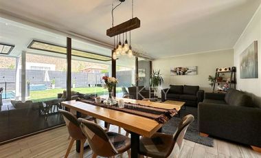 Impecable Casa En Venta 3d 3b Santa Elena