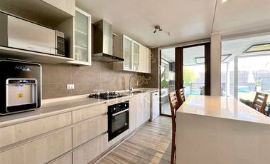 Impecable Casa En Venta 3d 3b Santa Elena