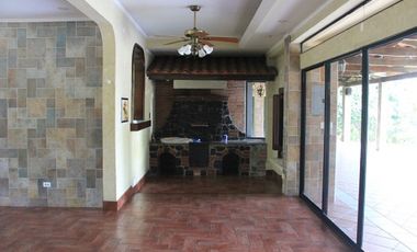 Vendo amplia casa en Las Cumbres *LC-01*