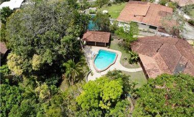 Vendo amplia casa en Las Cumbres *LC-01*