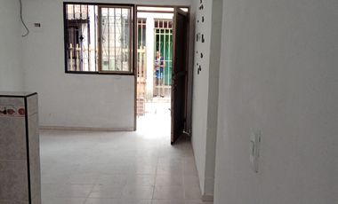 Se Alquila casa primer piso, oriente de Cali ! no pierdas la oportunidad de vivir en este tu nuevo hogar !. Cod A11299