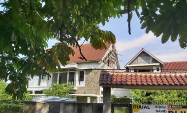 Dijual tanah luas 2543m ada bangunan rumah Jatisampurna Bekasi