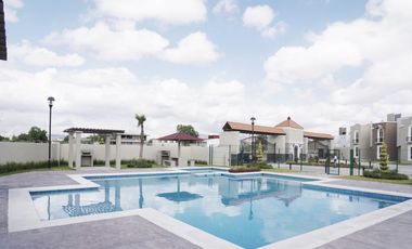 Casa con alberca de 4 recamaras