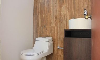 Casa con alberca de 4 recamaras