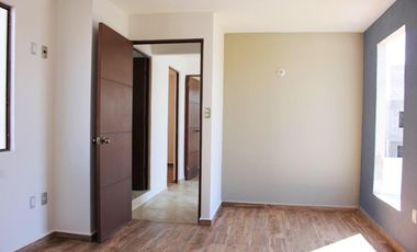 Casa con alberca de 4 recamaras