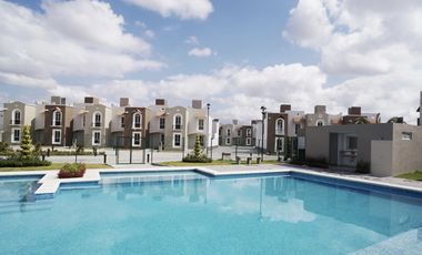 Casa con alberca de 4 recamaras