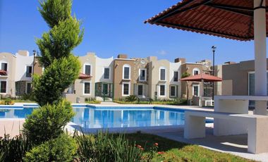 Casa con alberca de 4 recamaras