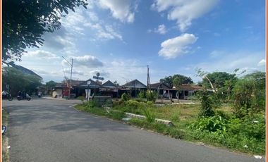 Tepat di Mangku Aspal Jalan, Villa Modern Siap Bangun di Prambanan