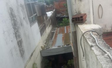 Casa en lote propio 3 amb amplios al frente mas departamento 2 amb al fondo