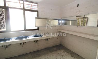 EL ZAPOTE: ESTUPENDO EDIFICIO PARA HOSPITAL O ESCUELA.