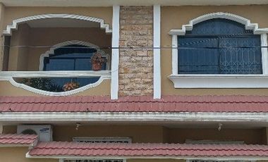 Casa de Venta en Vergeles a pocas cuadras de la Autopista Terminal Pascuales.