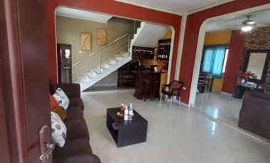 Casa de Venta en Vergeles a pocas cuadras de la Autopista Terminal Pascuales.