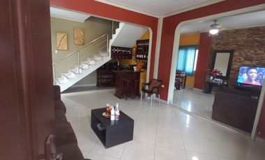 Casa de Venta en Vergeles a pocas cuadras de la Autopista Terminal Pascuales.