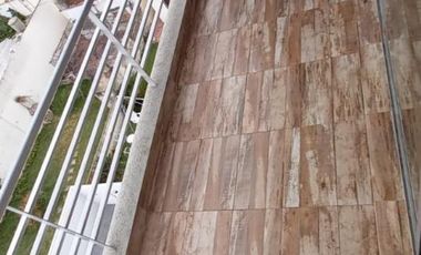 DOS AMBIENTES CONTRA- FRENTE EXCELENTE PROPIEDAD. ANTIGÜEDAD 2 AÑOS