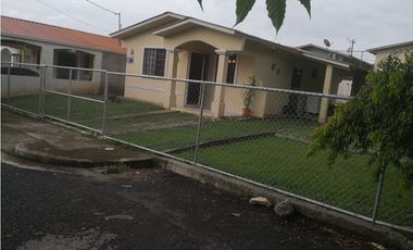 SE VENDE!! Casa en Valle Dorado, La Chorrera