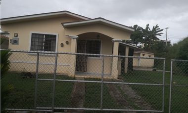 SE VENDE!! Casa en Valle Dorado, La Chorrera