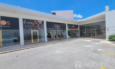 Local Comercial · Avenida Huayacan · 40M2 · Renta · Planta Baja