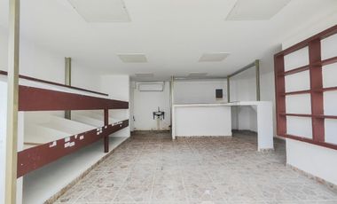 Local Comercial · Avenida Huayacan · 40M2 · Renta · Planta Baja