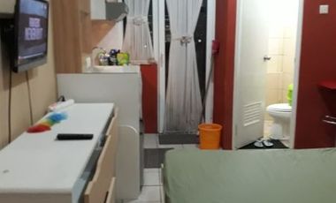 Apartemen green pramuka city type studio mingguan wifi ready