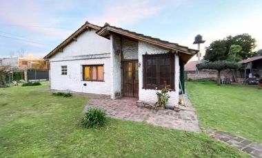 Casa en venta - 2 Dormitorios 1 Baño - Cochera - 825Mts2 - Monte Grande