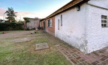 Casa en venta - 2 Dormitorios 1 Baño - Cochera - 825Mts2 - Monte Grande