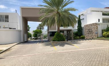 casa condominio en arriendo/venta en la castellana. Cod A106706