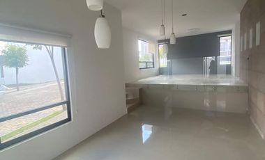 CASA EN RENTA EN PUEBLA LOMAS DE ANGELOPOLIS $16,000