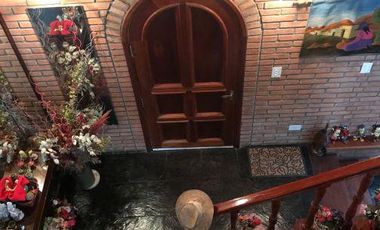 HERMOSO CHALET EN VENTA/ALQUILER EN COUNTRY VENADO 2