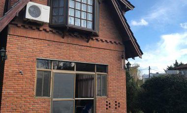 HERMOSO CHALET EN VENTA/ALQUILER EN COUNTRY VENADO 2