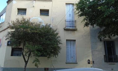 Casa 6amb en esquina en Pasajes de Parque Chacabuco Ideal 2 Flias A RECICLAR