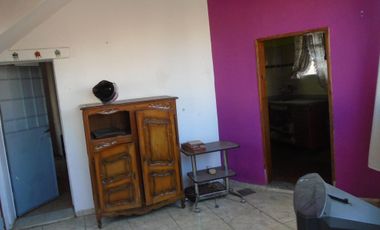 Casa 6amb en esquina en Pasajes de Parque Chacabuco Ideal 2 Flias A RECICLAR