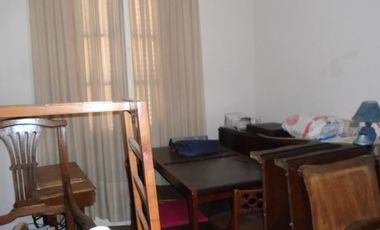 Casa 6amb en esquina en Pasajes de Parque Chacabuco Ideal 2 Flias A RECICLAR