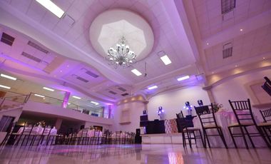 VENTA DE PROPIEDAD CON 2 SALONES DE EVENTOS