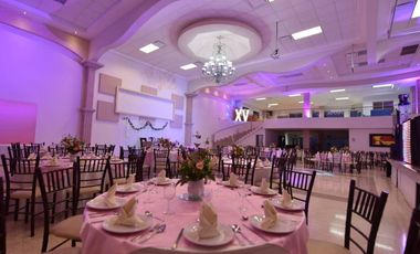 VENTA DE PROPIEDAD CON 2 SALONES DE EVENTOS