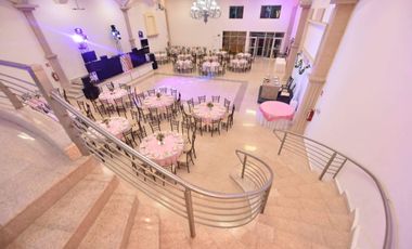 VENTA DE PROPIEDAD CON 2 SALONES DE EVENTOS