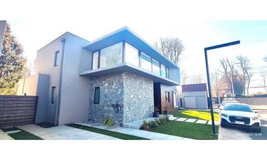 Vende  casa en Condominio camino a Antuco