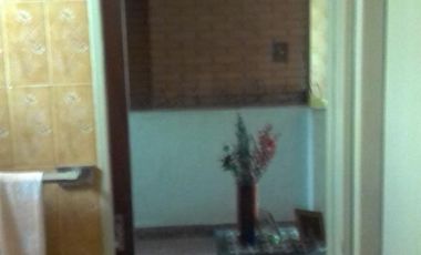 DEPARTAMENTO TIPO CASA EN PLANTA ALTA. 4 AMBIENTES. CON COCHERA