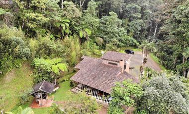 finca en venta en la elvira. Cod V940