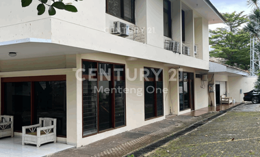 Bangunan 2 Lantai Hook Untuk Rumah Tinggal Atau Kantor Di Kemang