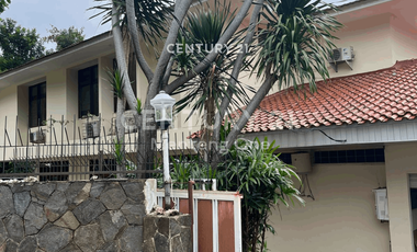 Bangunan 2 Lantai Hook Untuk Rumah Tinggal Atau Kantor Di Kemang