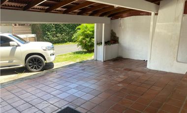 SAN FRANCISCO / PARA USO RESIDENCIAL O COMERCIAL / 400m2 / 2 NIVELES