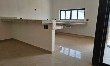 Casa residencial en renta dentro de privada exclusiva al norte de Mérida.