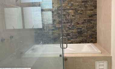 CASA EN VENTA CON RECÁMARA EN PB. FRACC. PASEO DEL PARQUE CON CASA CLUB, GIMNASIO, CANCHAS DEPORTIVAS