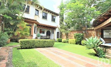 CASA EN VENTA LOMAS DE CORTES C/ SEGURIDAD, RÁPIDO ACCESO AUTOPISTA NORTE CUERNAVACA