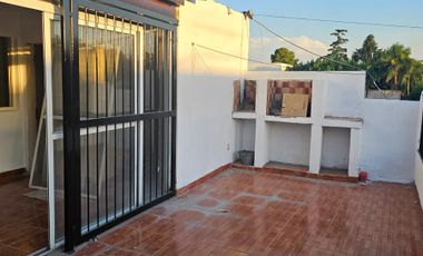 Pacheco. 3 ambientes 1er piso con terraza y parrilla