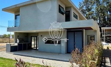 Casa en venta Nueva 4D 3B Sin Comision en Santo Domingo