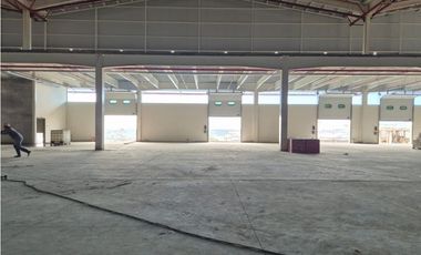 Vía Daule se alquila bodegas 11000 m2 ideal para farmaceuticas