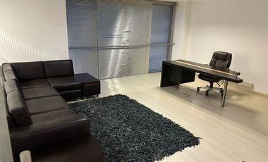 oficina en arriendo/venta en pinares. Cod V16769