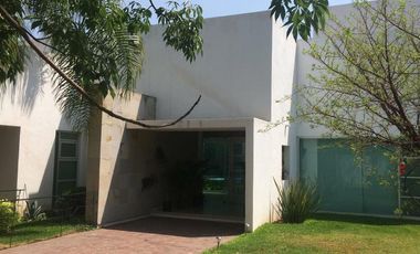 Residencia estilo modernista en El Carmen