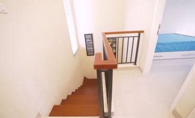 Rumah 2 lantai harga 1 lantai bergaya kekinian di Cimahi